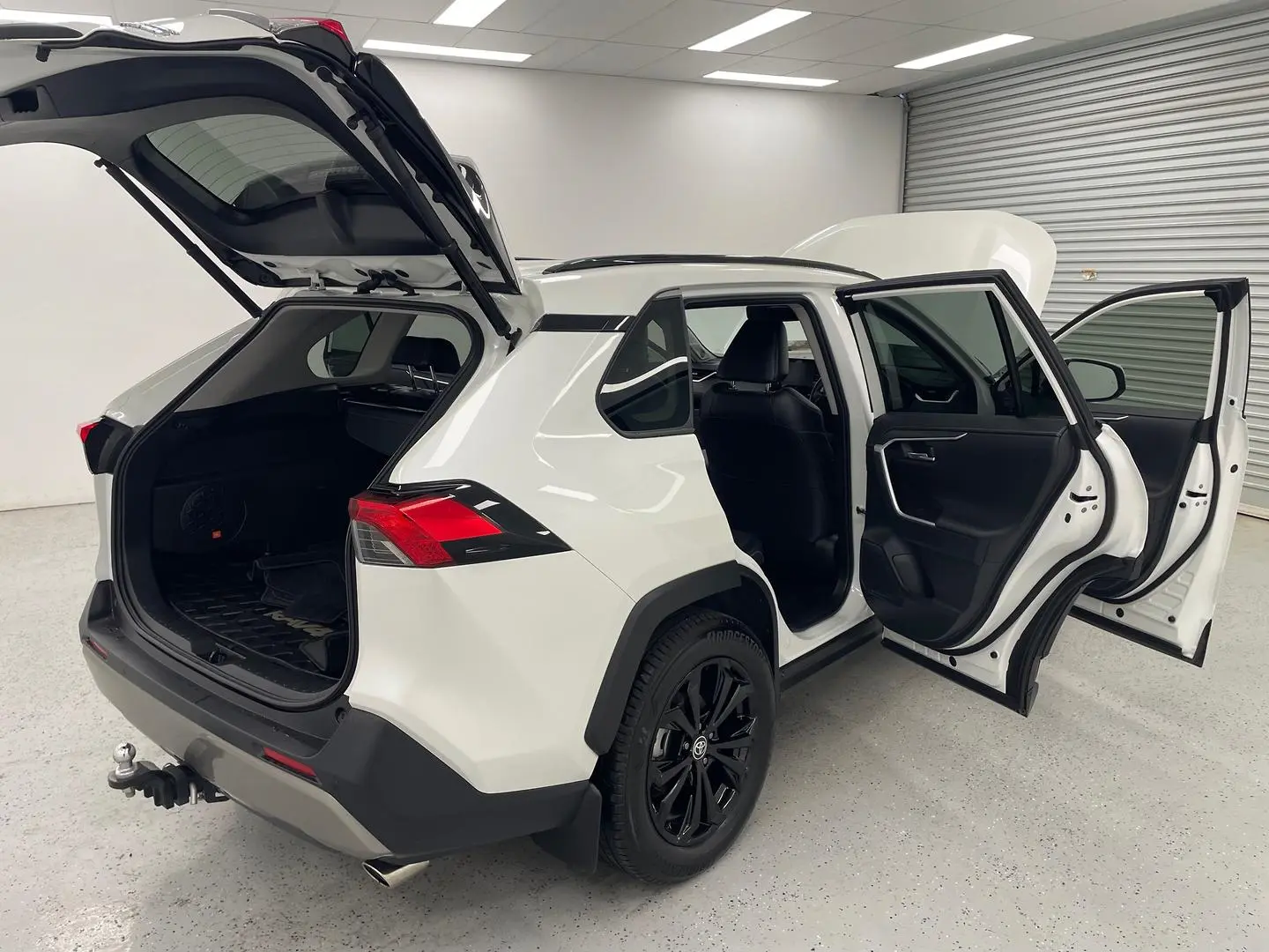 2022 Toyota RAV4 Gallery Image 10