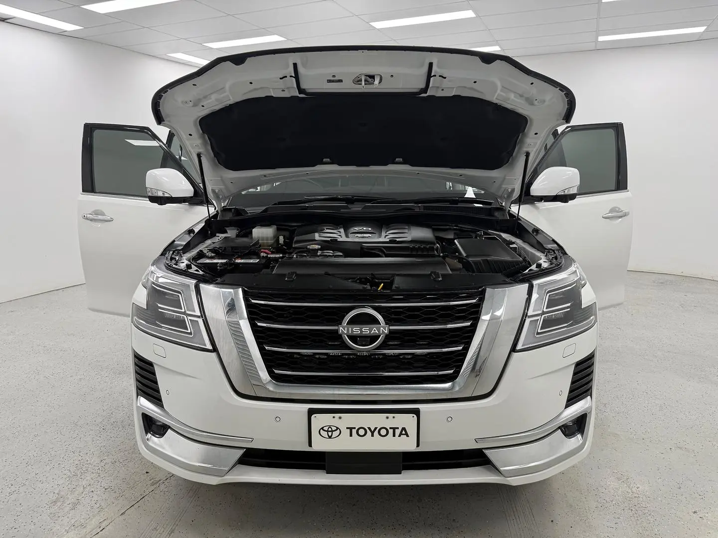 2022 Nissan Patrol Gallery Image 22