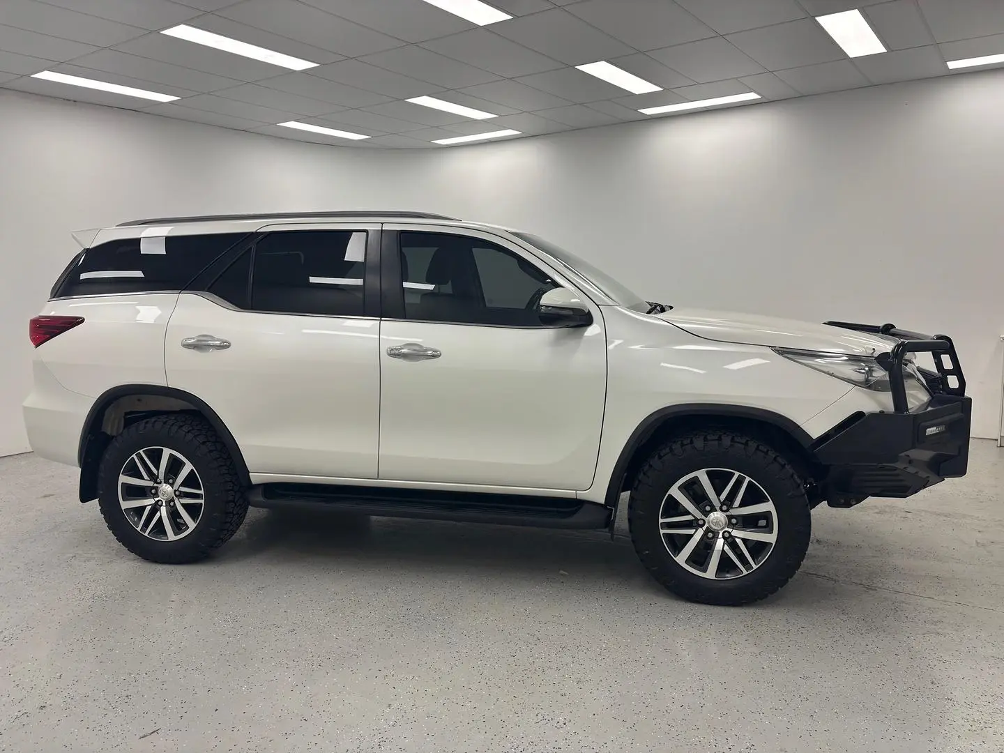 2018 Toyota Fortuner Gallery Image 2