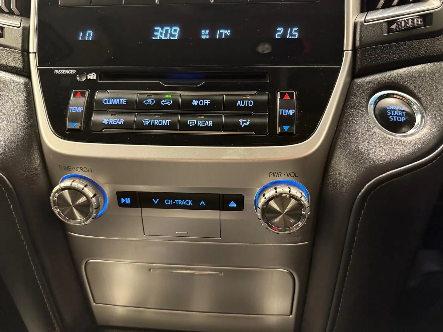 2019 Toyota Landcruiser Gallery Image 35