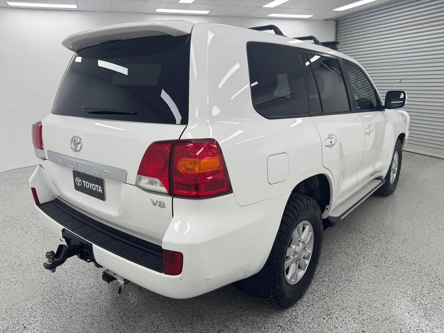 2015 Toyota Landcruiser Gallery Image 3