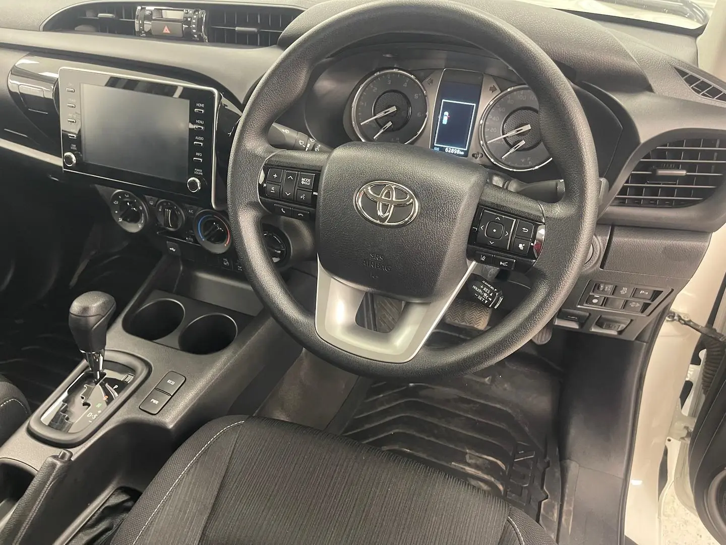 2024 Toyota Hilux Gallery Image 32