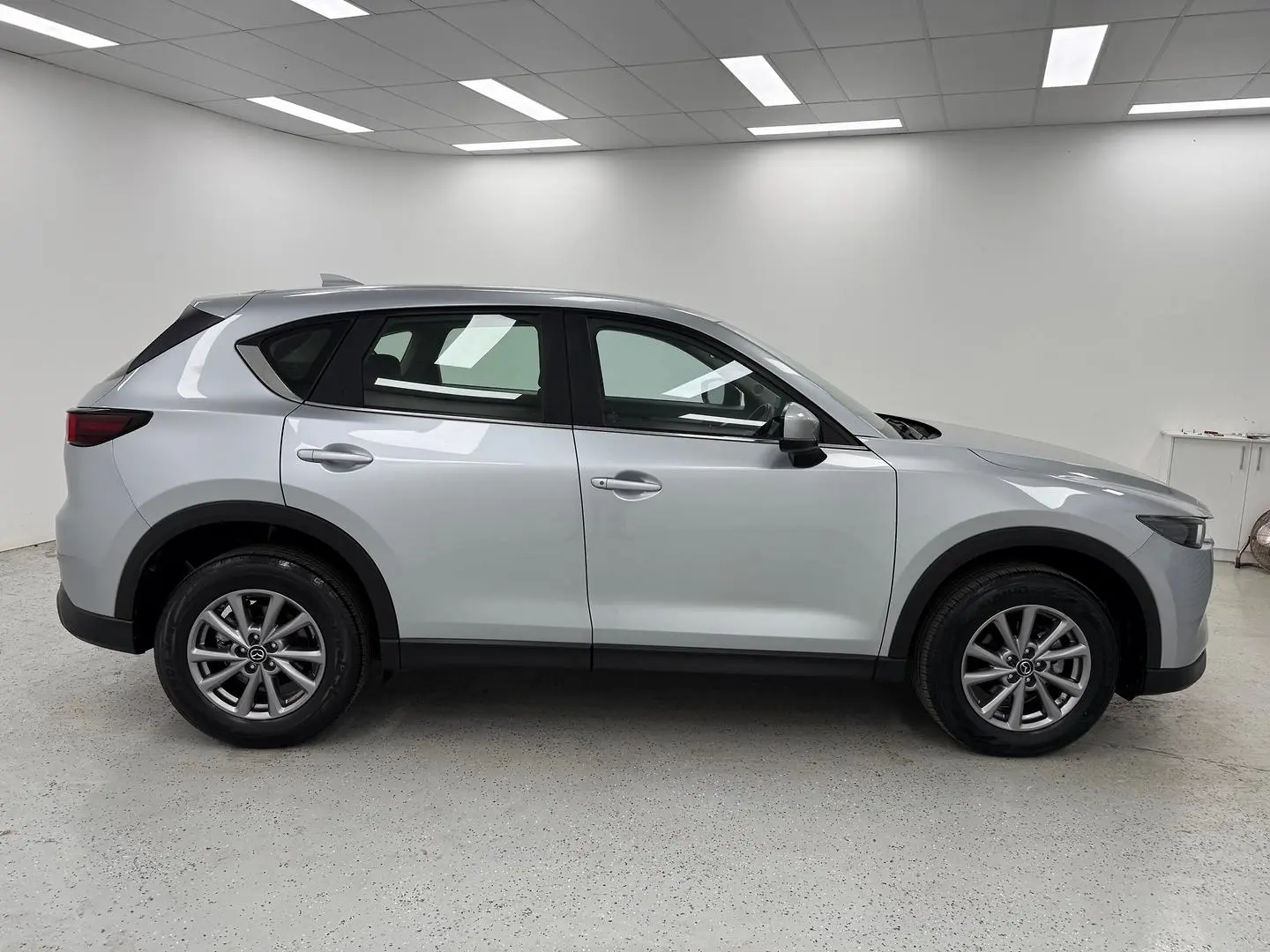 2023 Mazda CX-5 Gallery Image 2