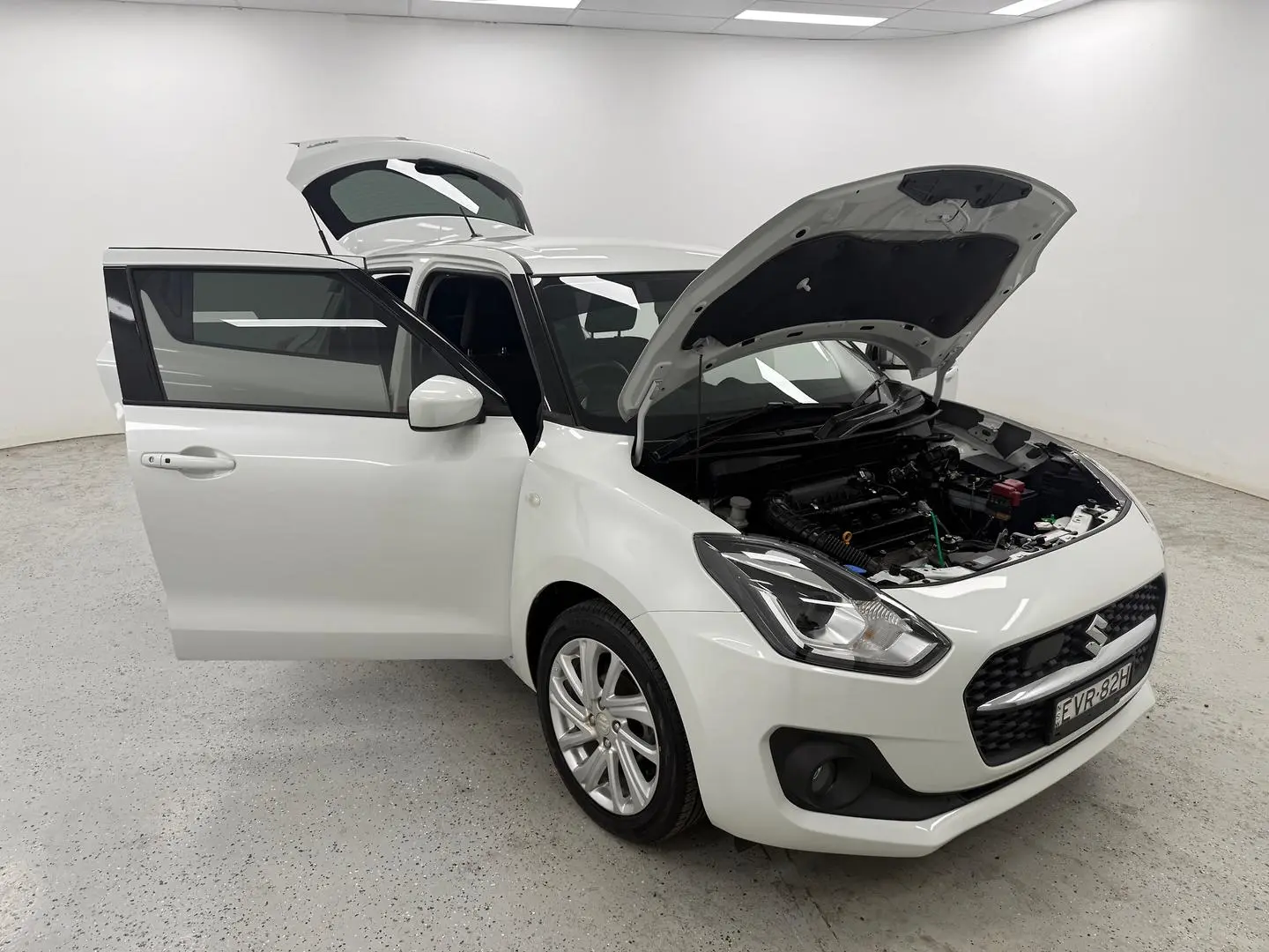 2022 Suzuki Swift Gallery Image 19