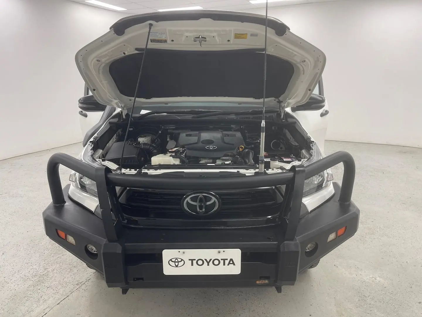 2021 Toyota Hilux Gallery Image 12