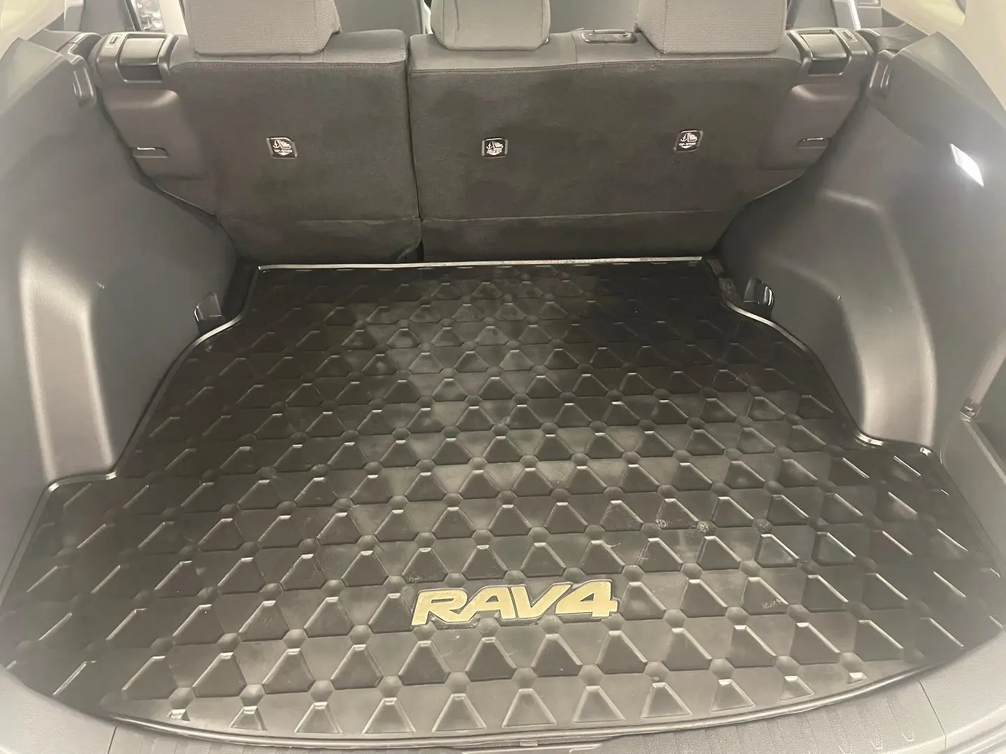 2022 Toyota RAV4 Gallery Image 20