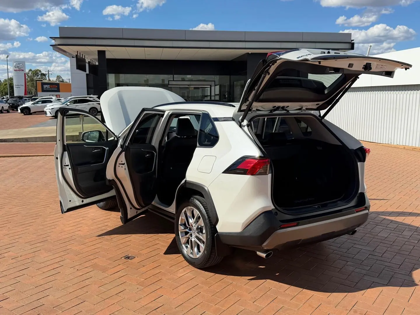 2020 Toyota RAV4 Gallery Image 11