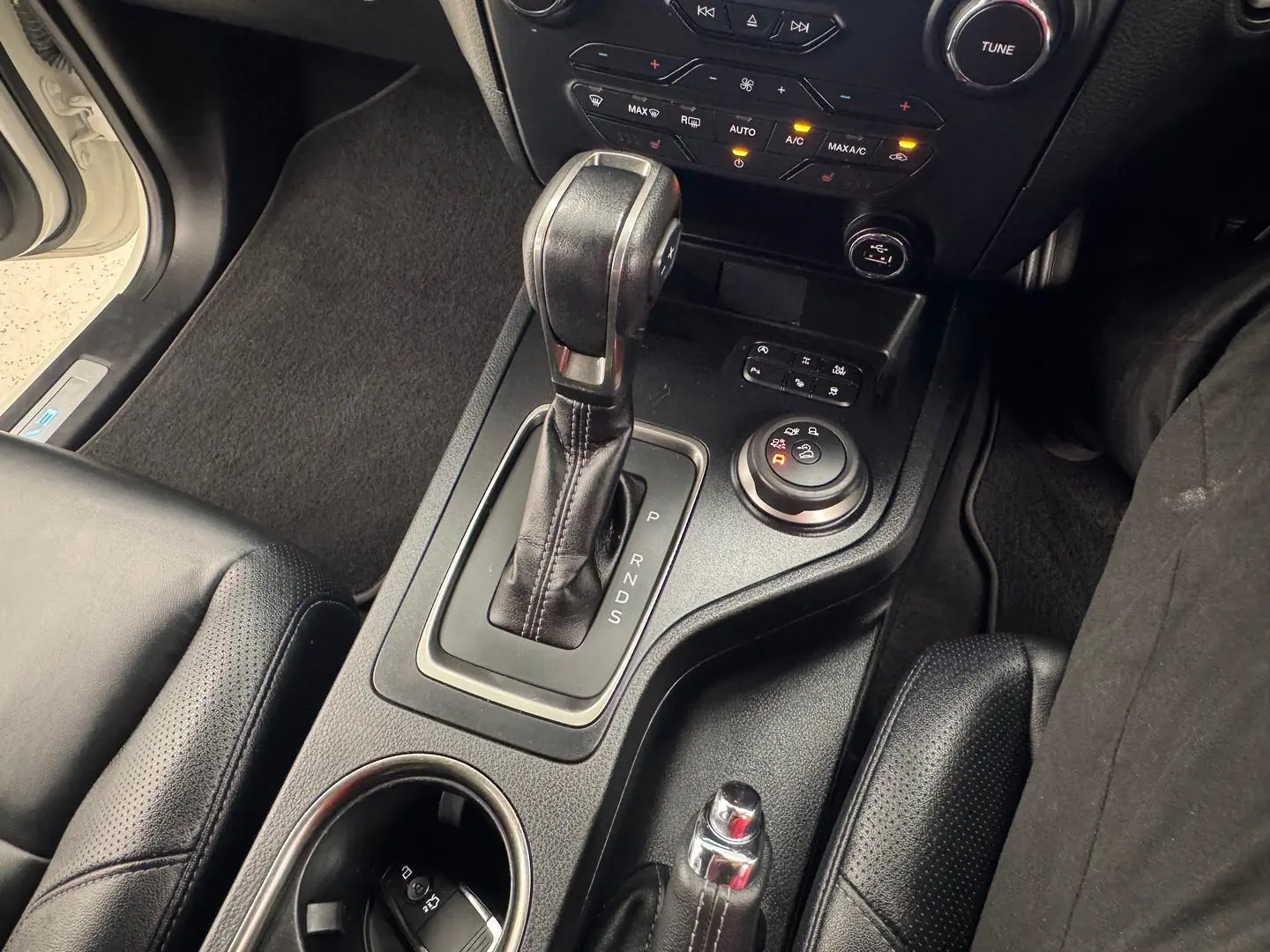 2021 Ford Everest Gallery Image 25