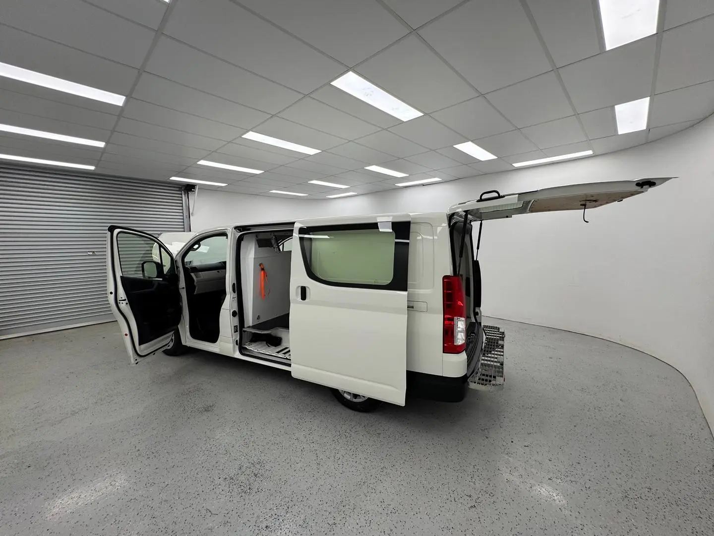 2021 Toyota Hiace Gallery Image 10