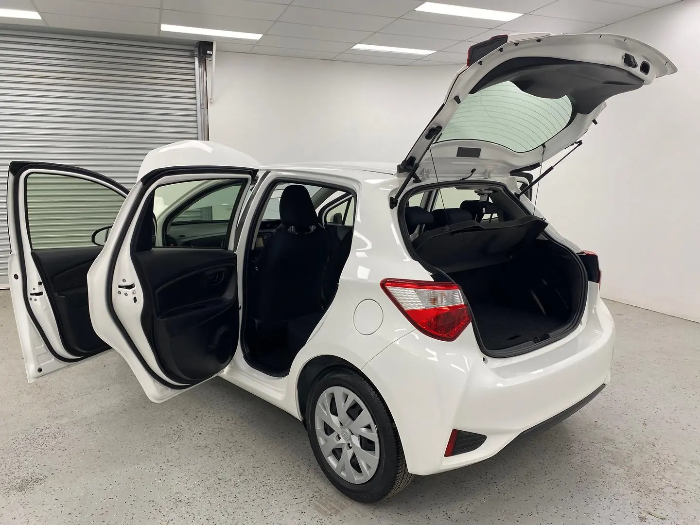 2019 Toyota Yaris Gallery Image 13