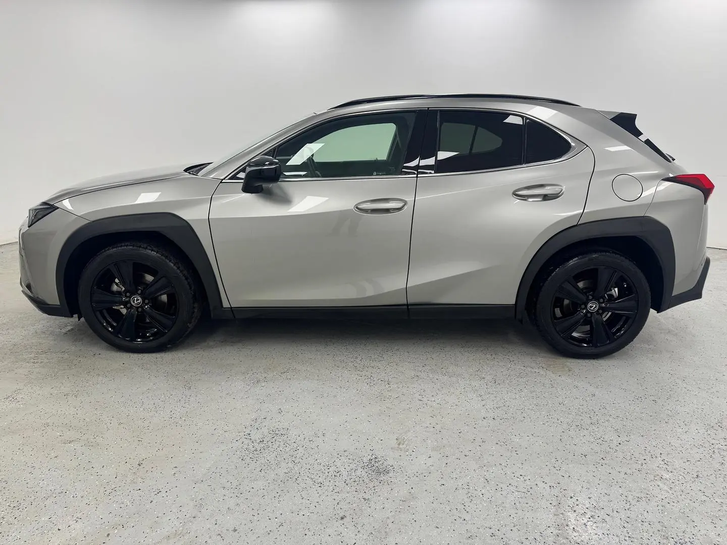 2021 Lexus UX Gallery Image 5