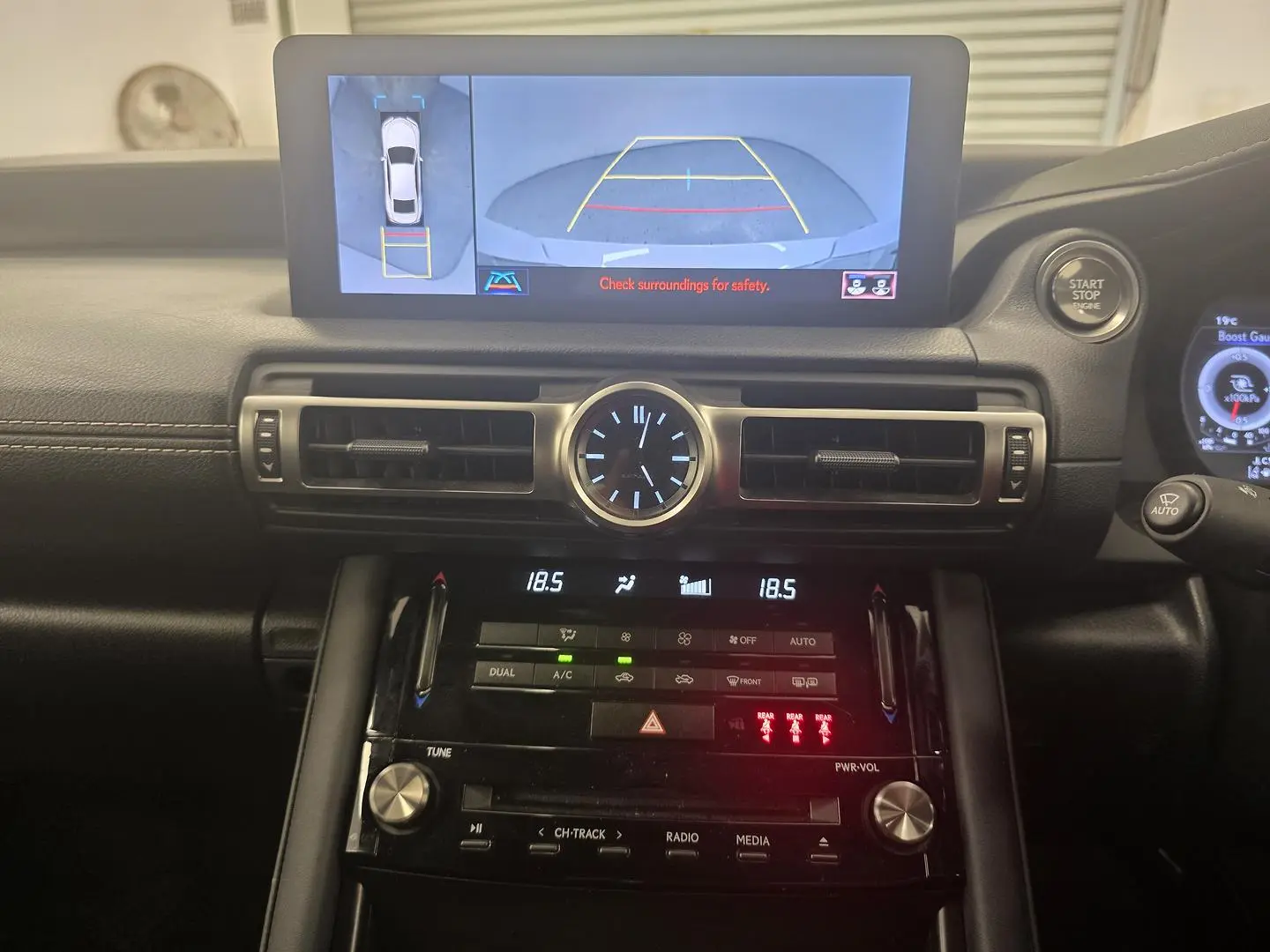 2021 Lexus IS Gallery Image 21