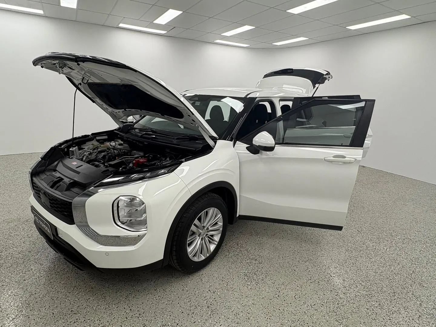 2022 Mitsubishi Outlander Gallery Image 15