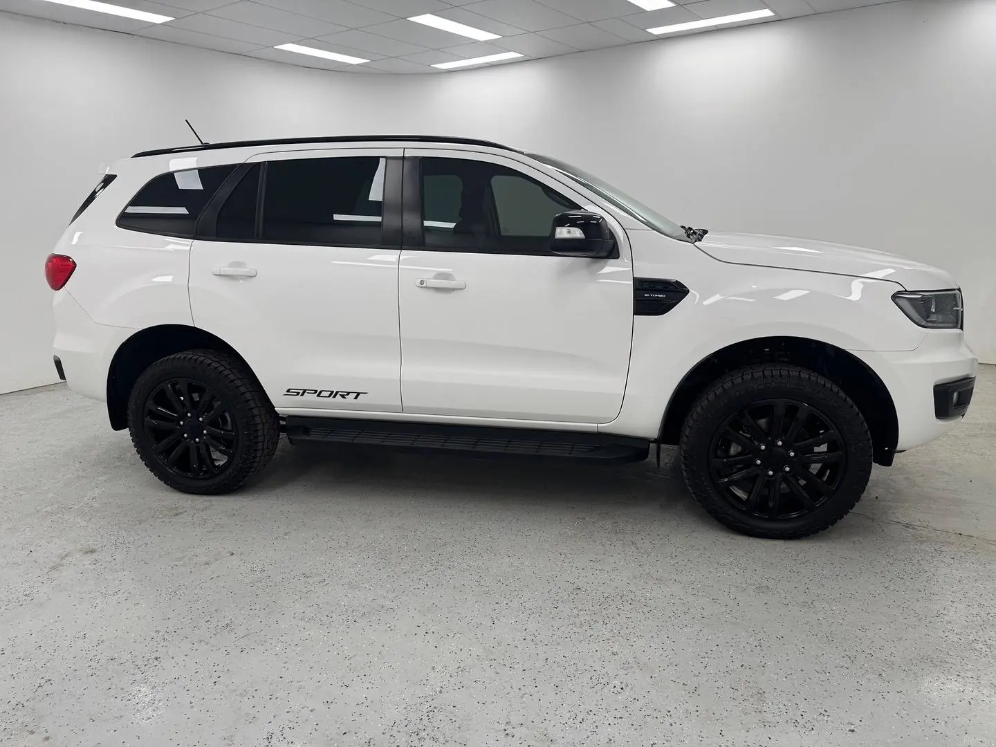 2020 Ford Everest Gallery Image 2