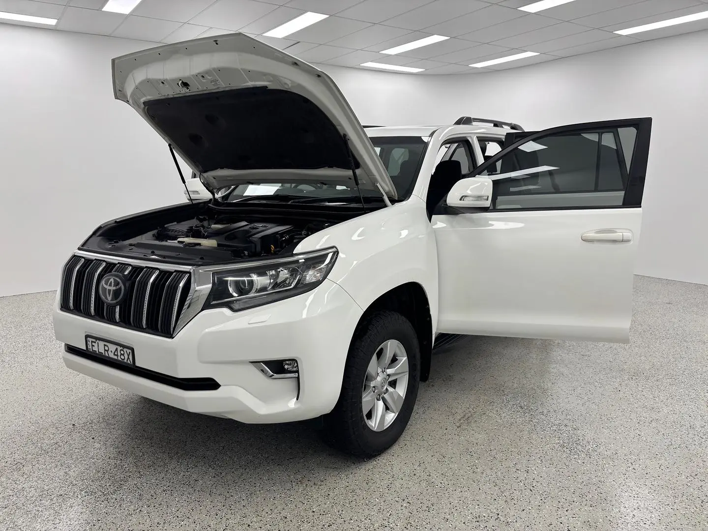 2018 Toyota Landcruiser Prado Gallery Image 14