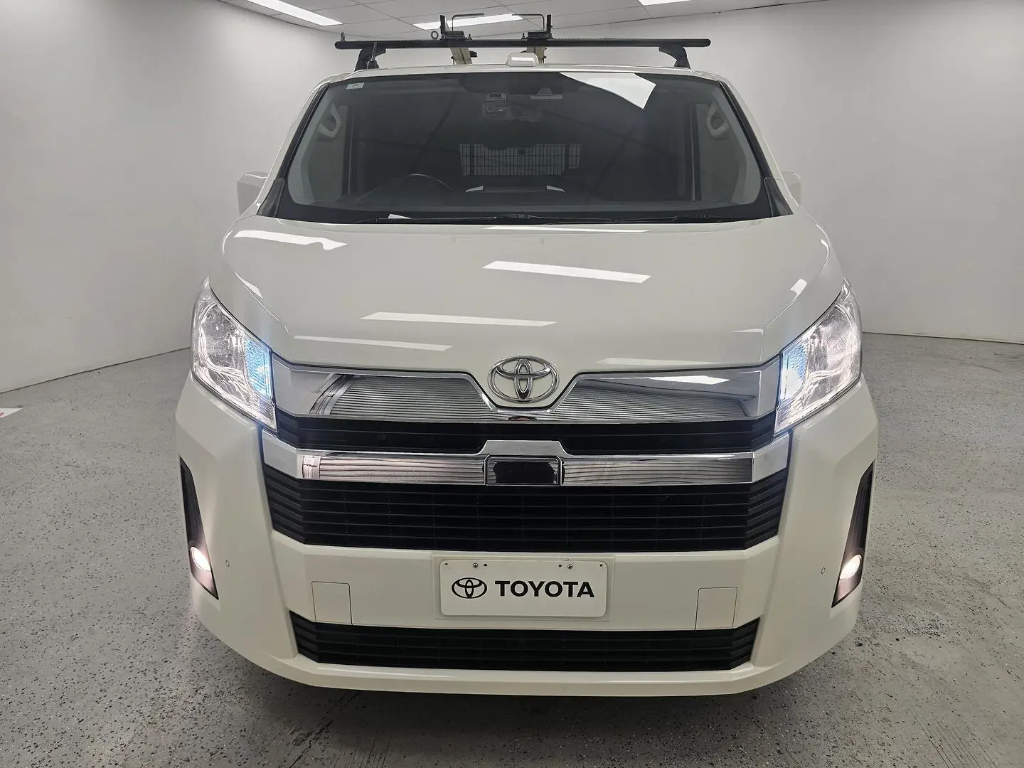 2022 Toyota Hiace Gallery Image 42