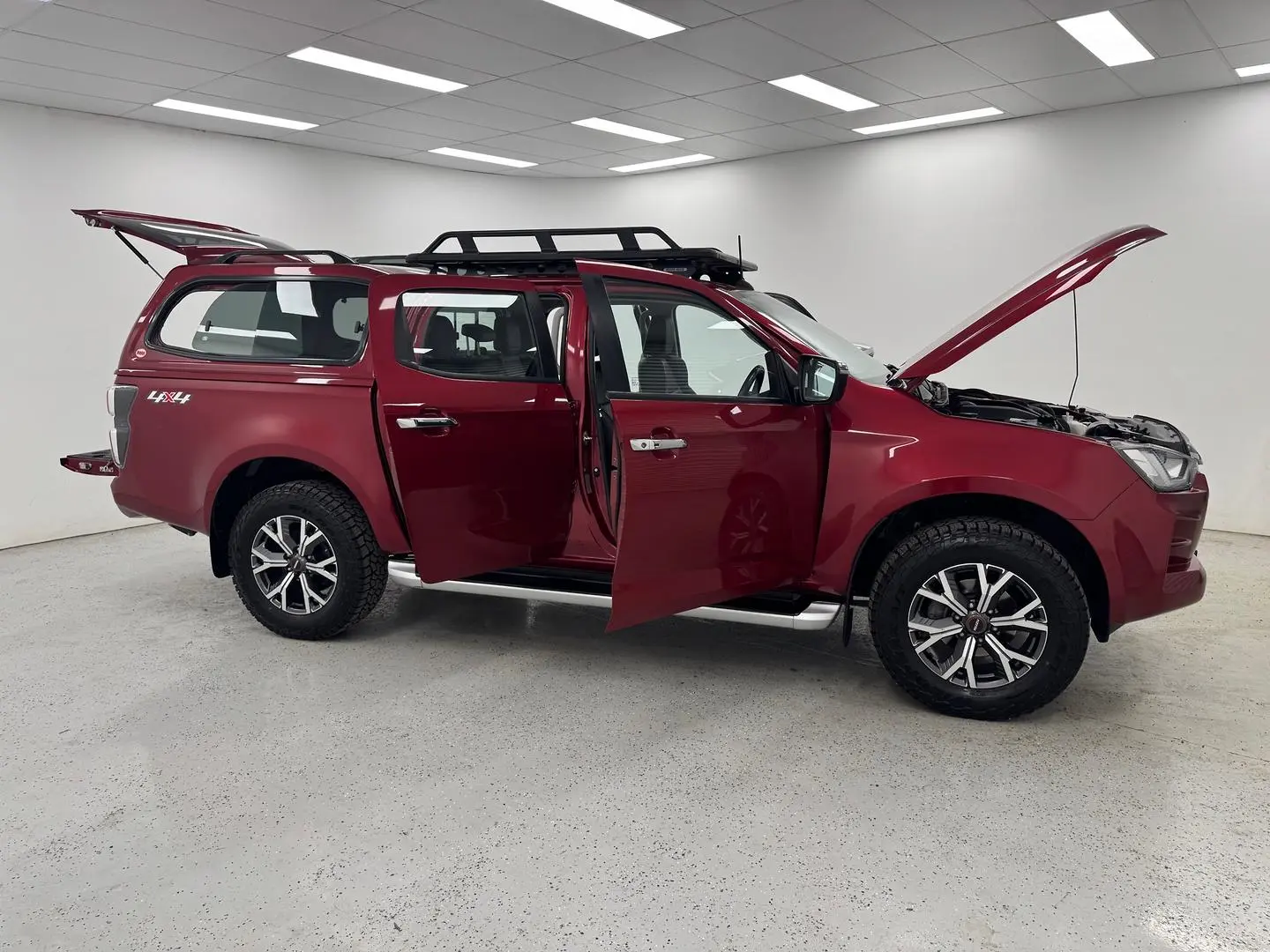 2022 Isuzu D-MAX Gallery Image 8
