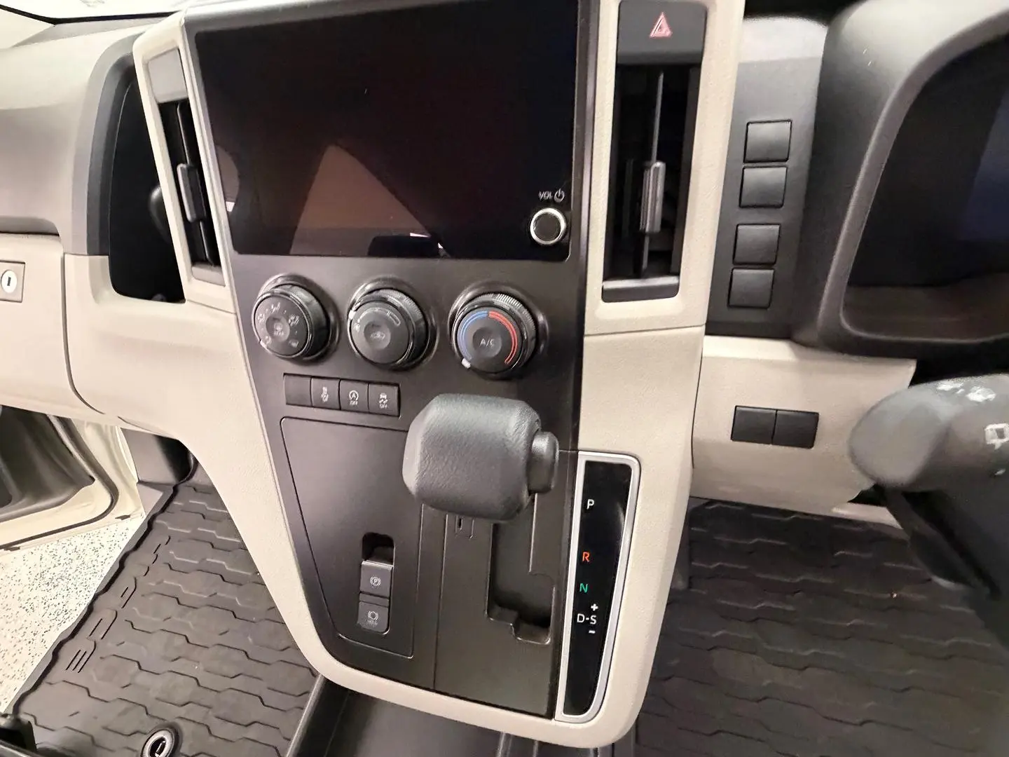 2025 Toyota Hiace Gallery Image 17