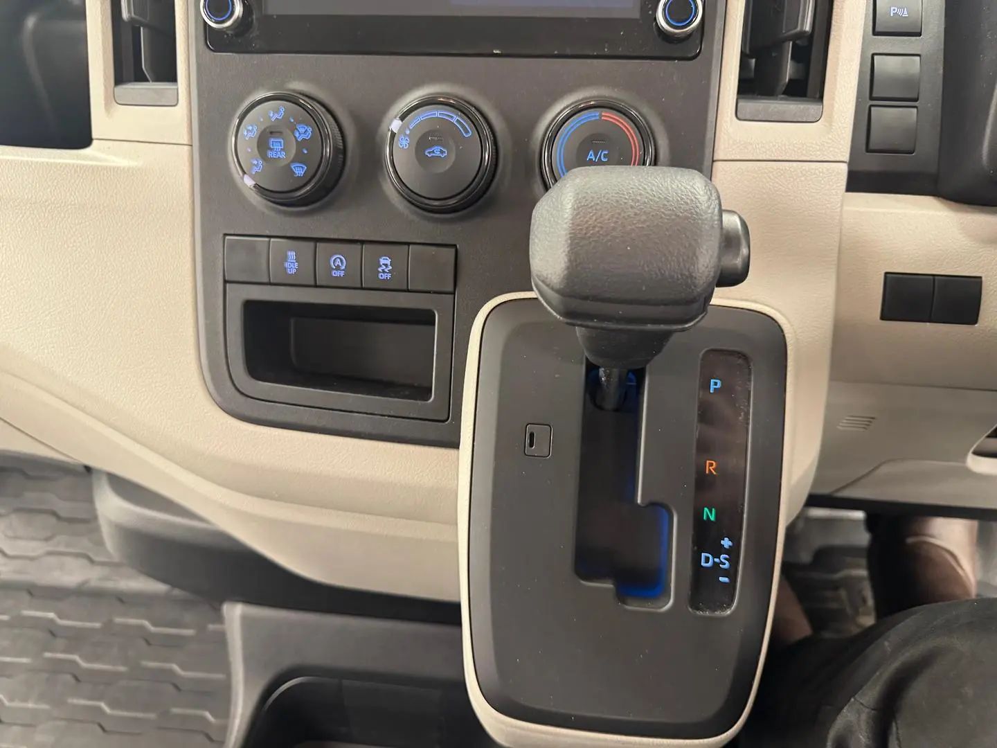 2023 Toyota Hiace Gallery Image 22