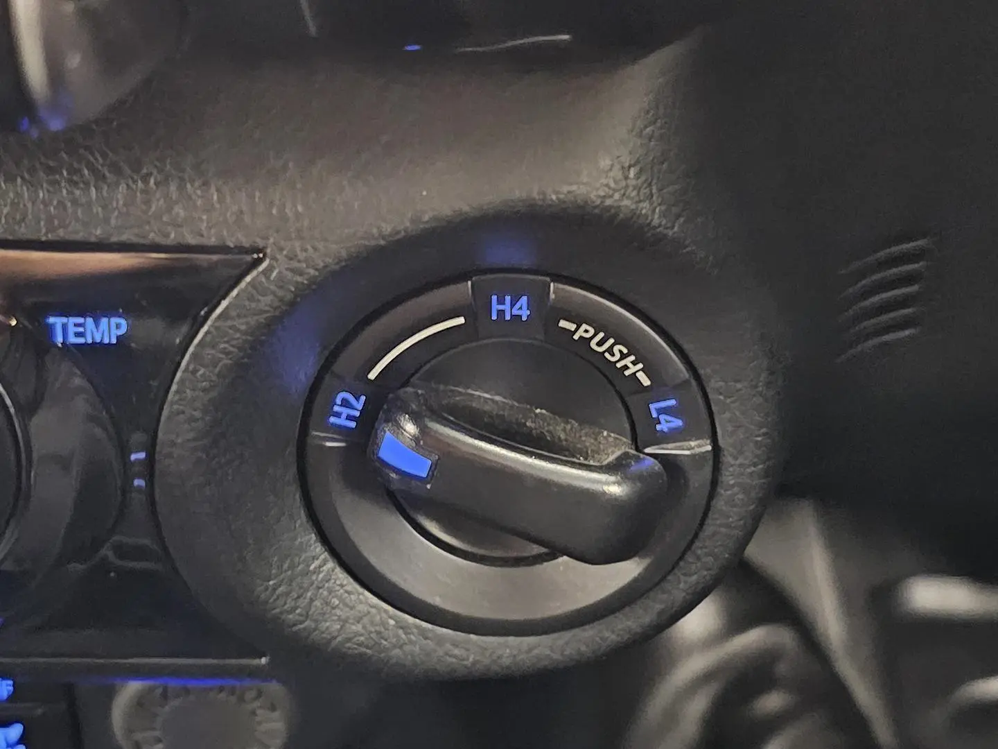 2025 Toyota Hilux Gallery Image 32