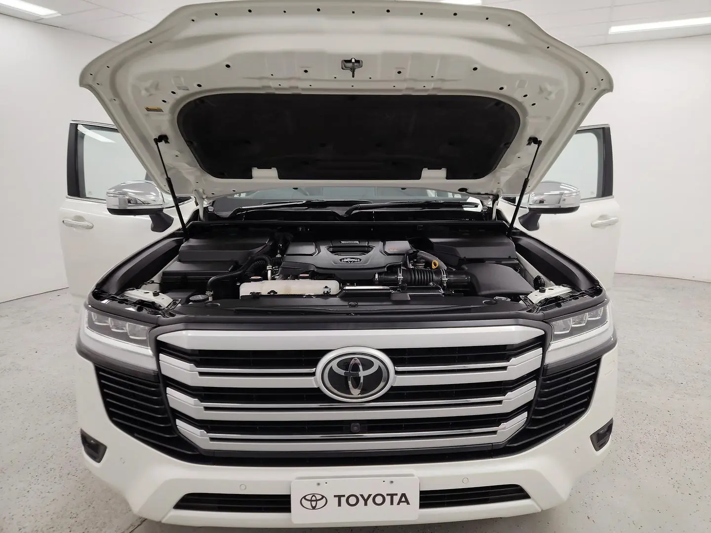 2022 Toyota Landcruiser Gallery Image 14