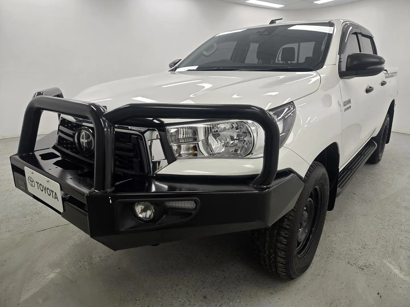 2019 Toyota Hilux Gallery Image 6