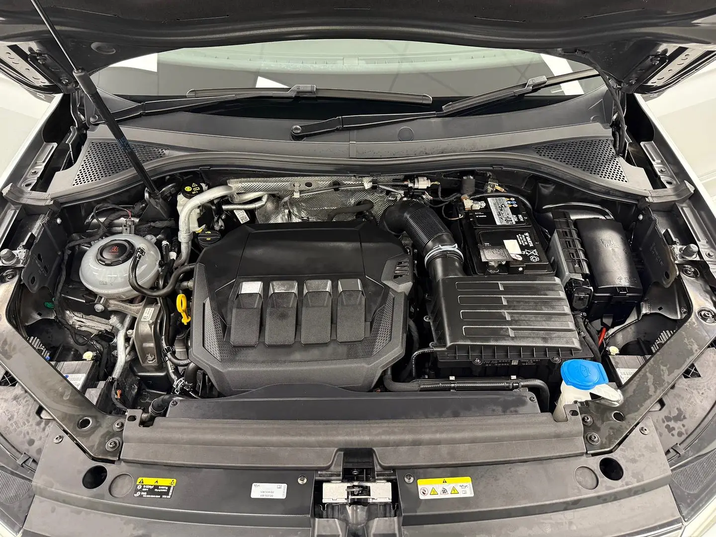 2021 Volkswagen Tiguan Gallery Image 24