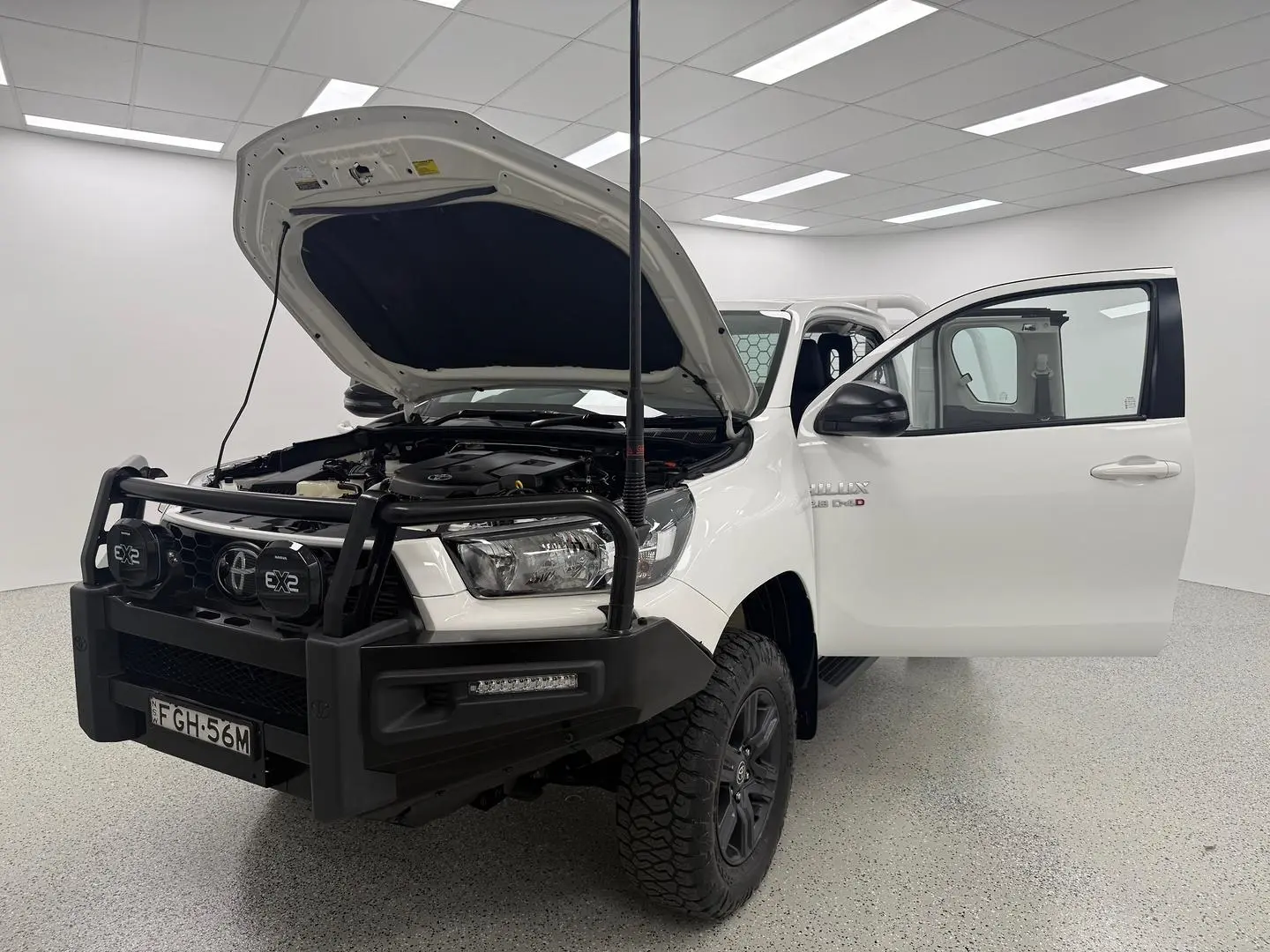 2024 Toyota Hilux Gallery Image 8