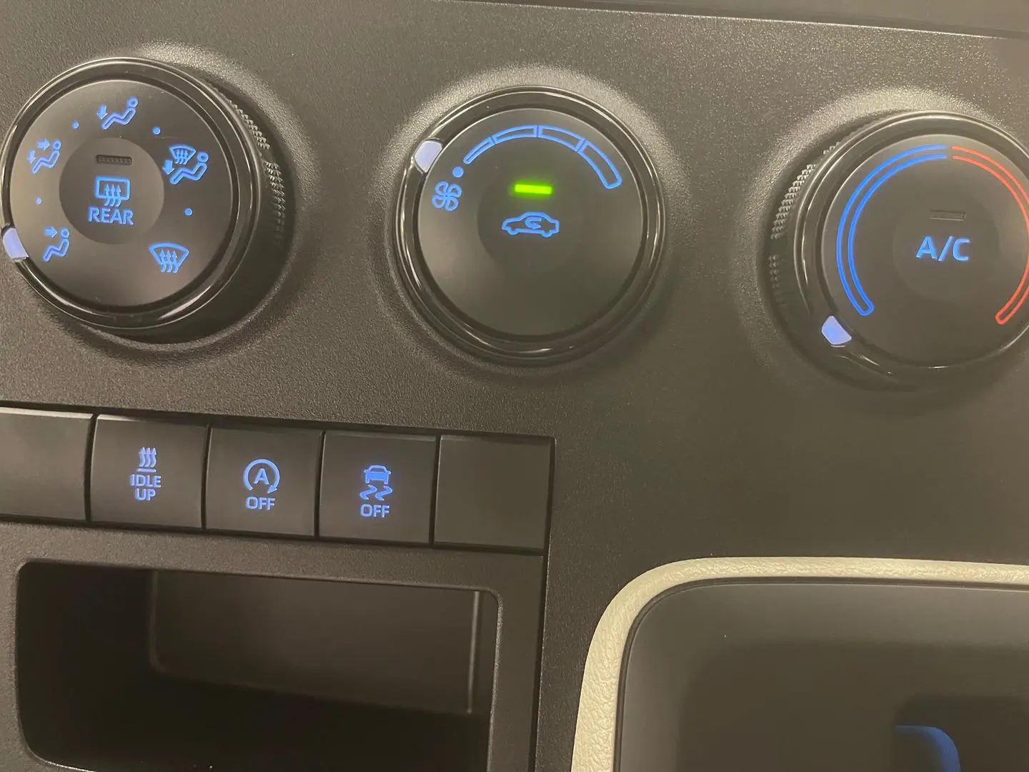 2020 Toyota Hiace Gallery Image 20