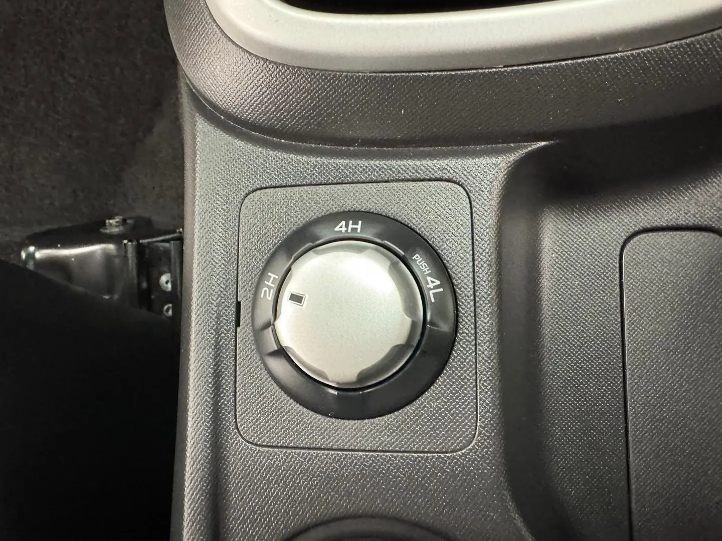 2018 Isuzu MU-X Gallery Image 22
