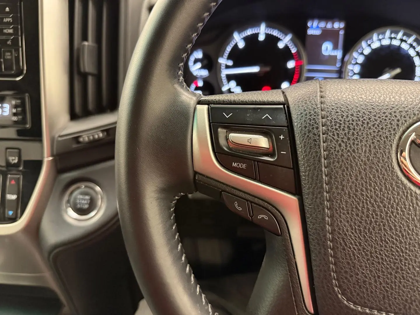 2019 Toyota Landcruiser Gallery Image 28