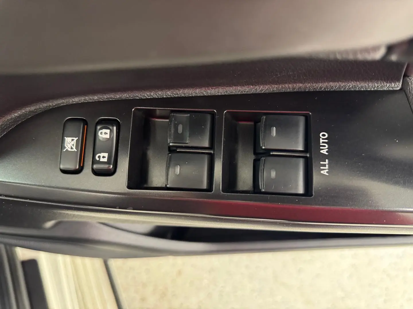 2017 Toyota Landcruiser Gallery Image 22