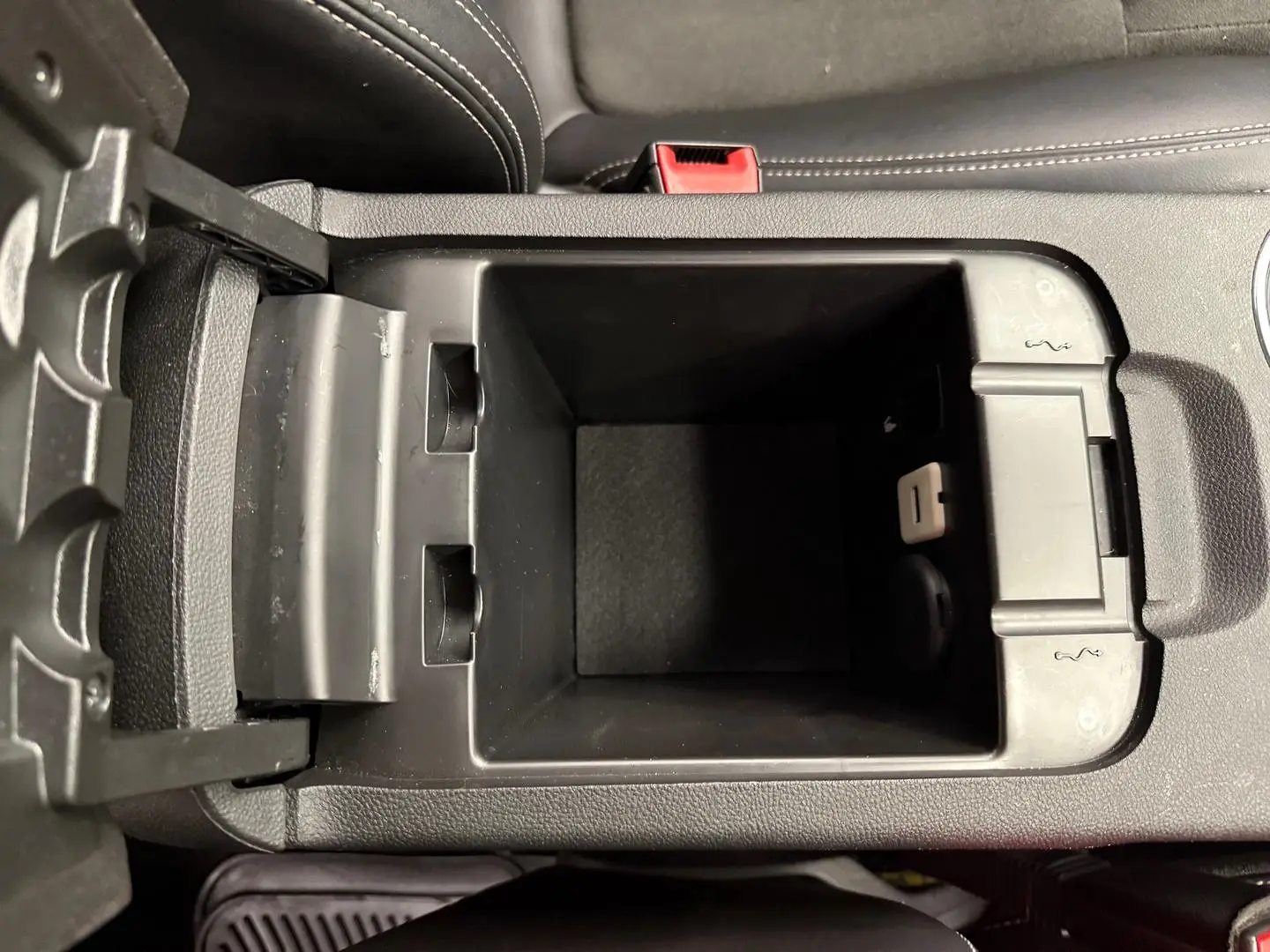 2017 Holden Commodore Gallery Image 34