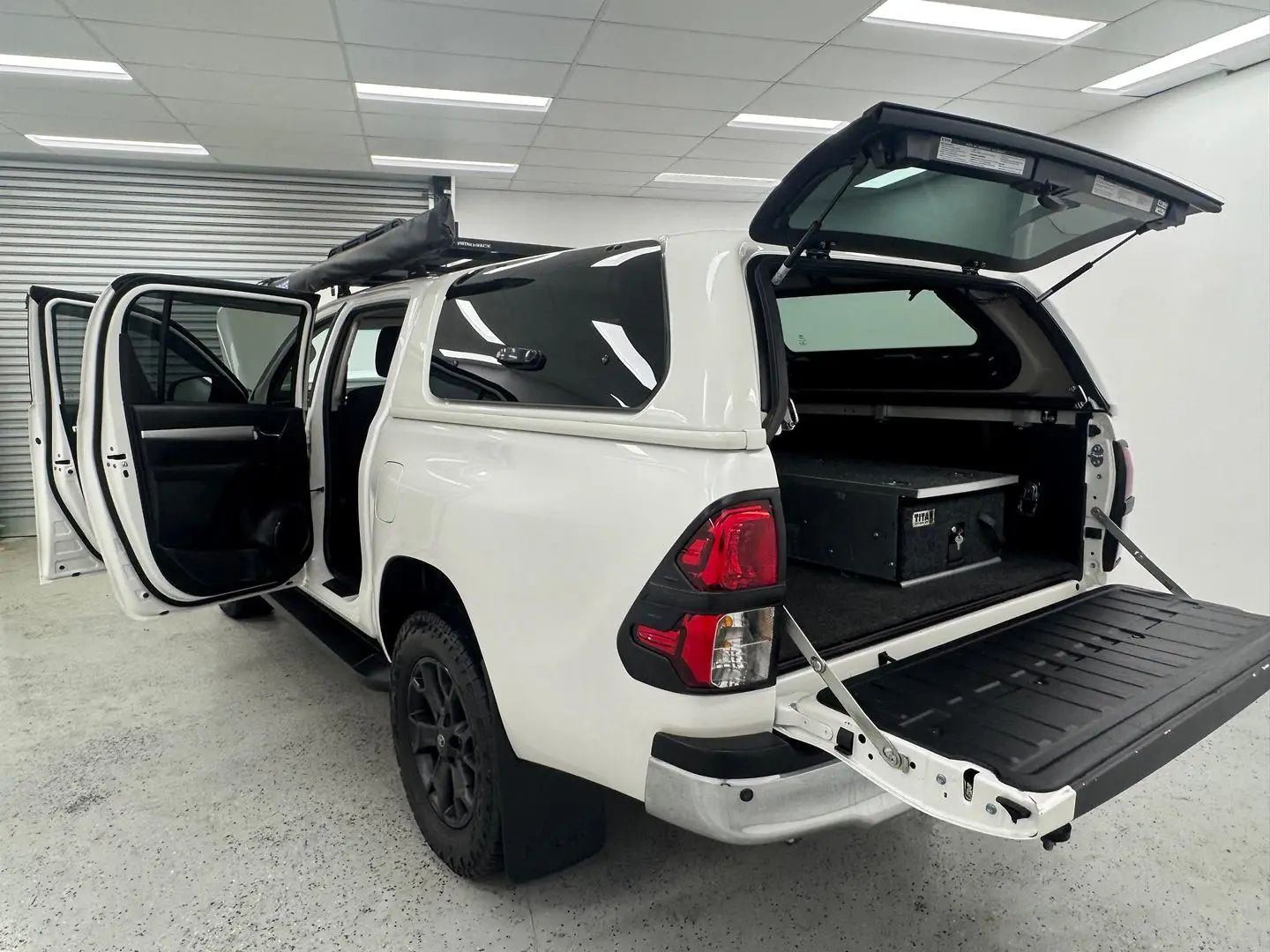 2018 Toyota Hilux Gallery Image 11