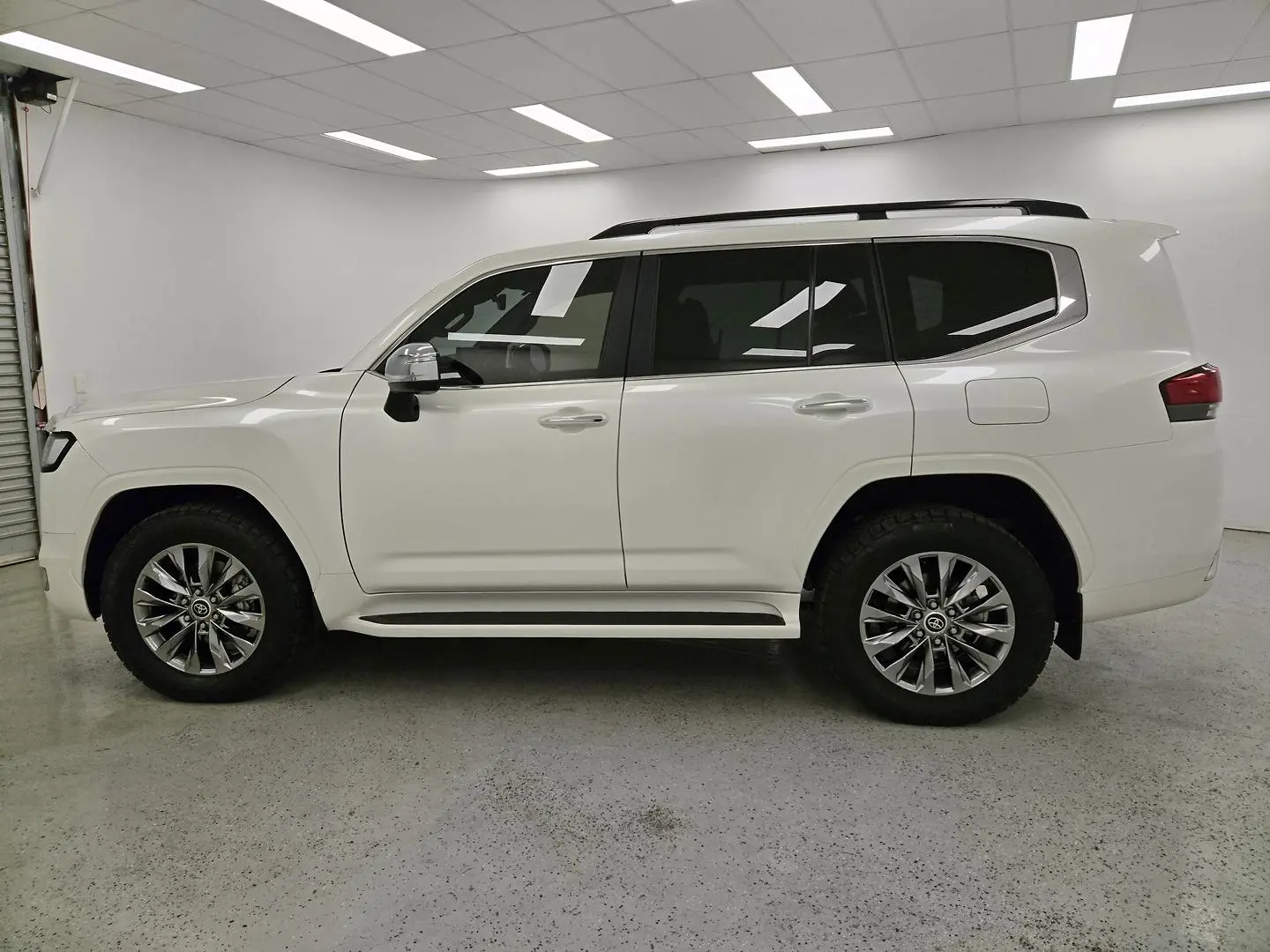2021 Toyota Landcruiser Gallery Image 6