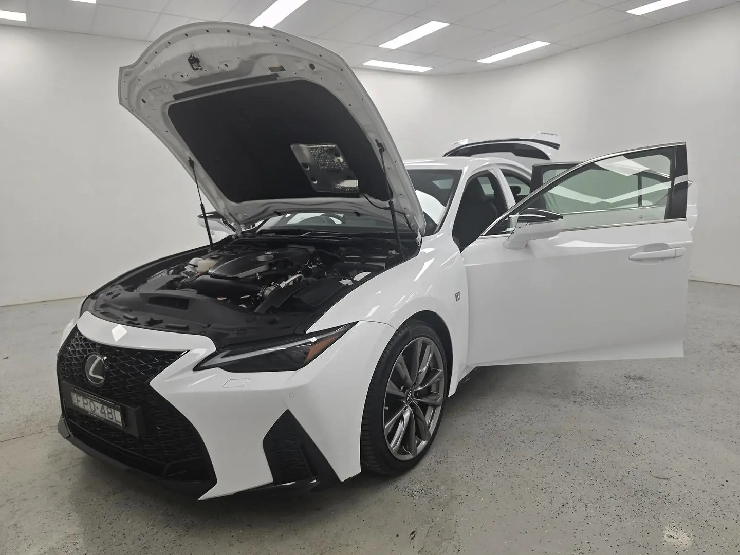 2021 Lexus IS Gallery Image 14