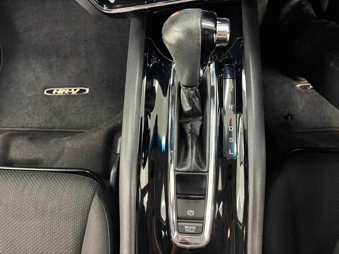 2017 Honda HR-V Gallery Image 30