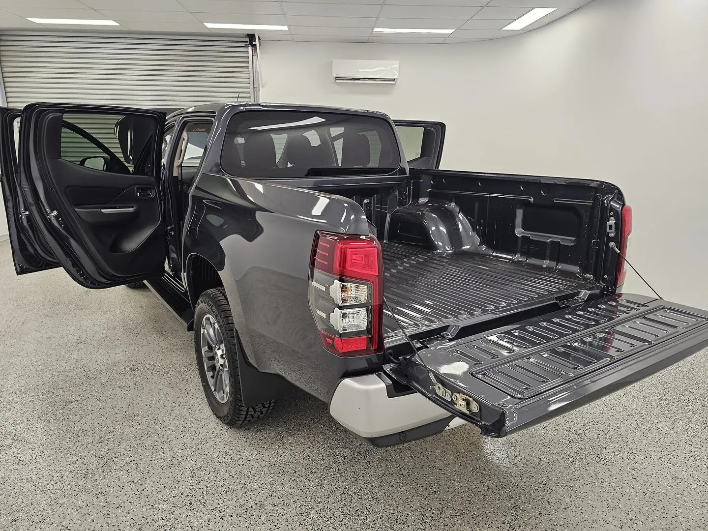 2023 Mitsubishi Triton Gallery Image 16