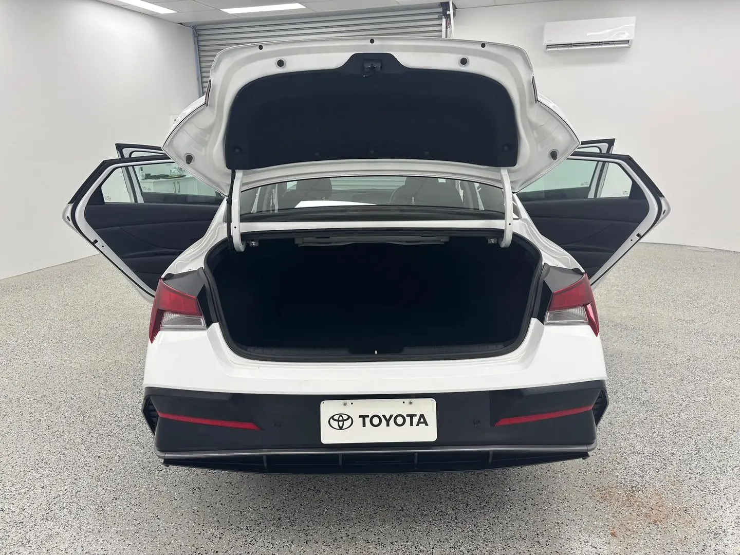 2024 Hyundai i30 Gallery Image 11