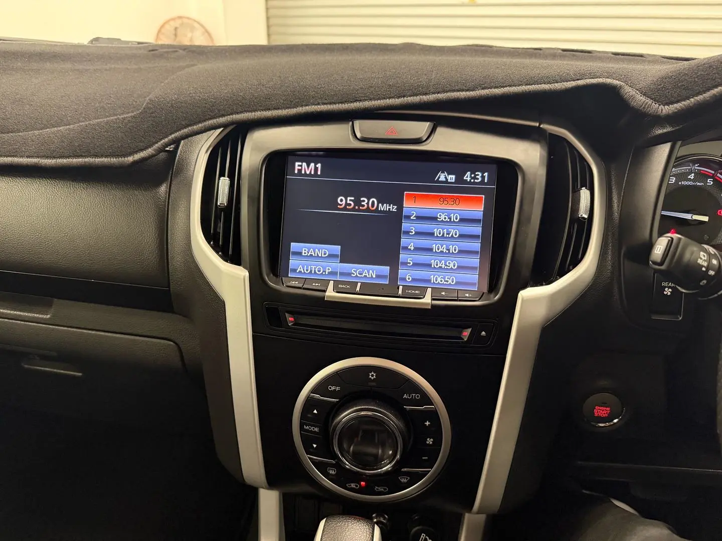 2020 Isuzu MU-X Gallery Image 25