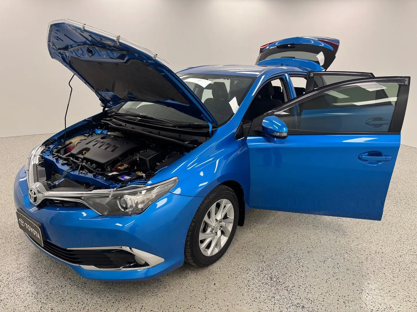 2017 Toyota Corolla Gallery Image 12