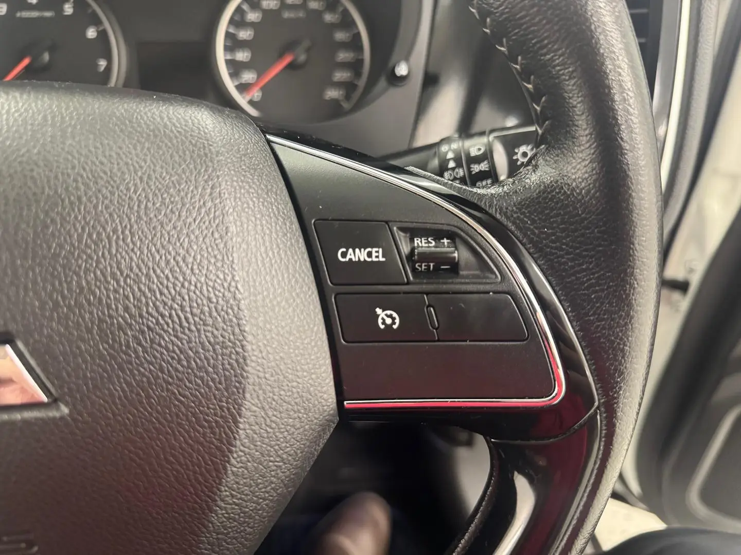 2018 Mitsubishi Outlander Gallery Image 19