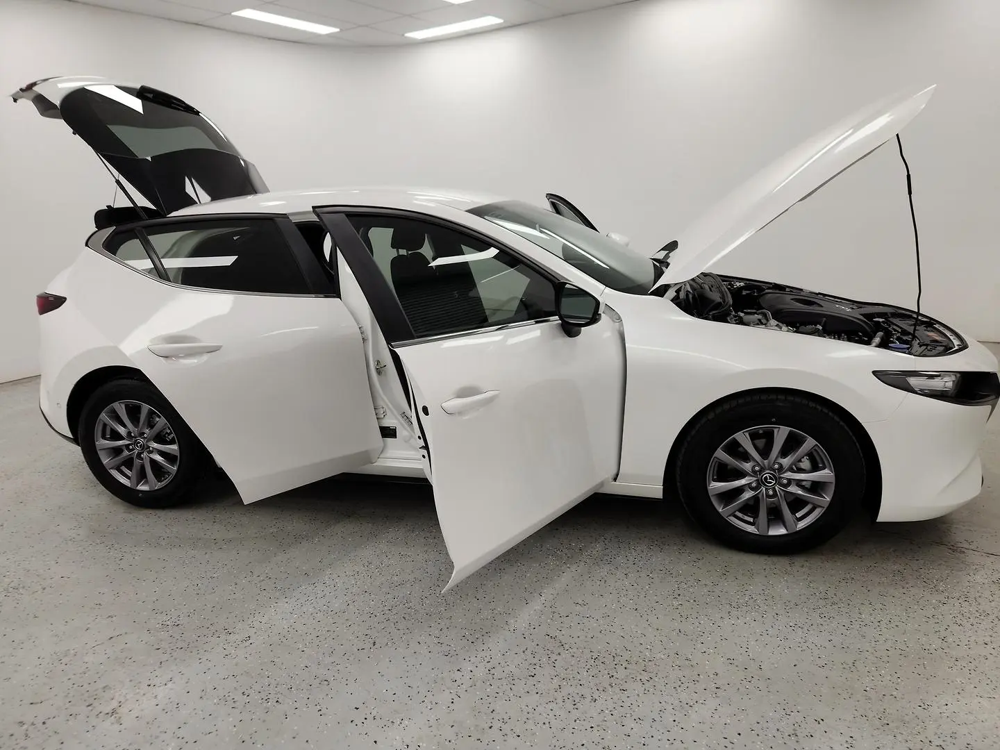 2020 Mazda 3 Gallery Image 9