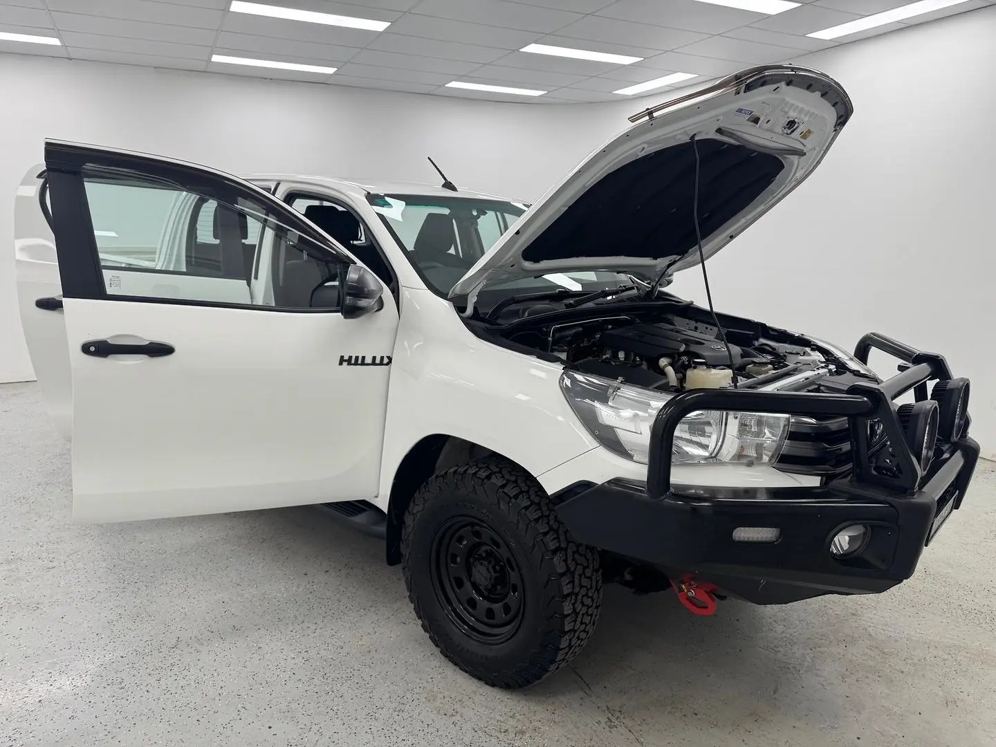 2018 Toyota Hilux Gallery Image 7