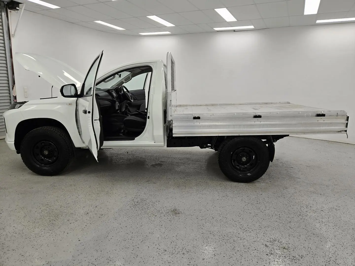 2021 Mitsubishi Triton Gallery Image 13