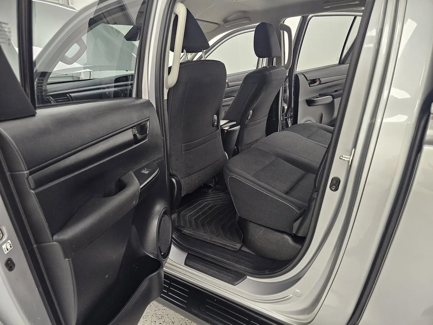 2022 Toyota Hilux Gallery Image 14