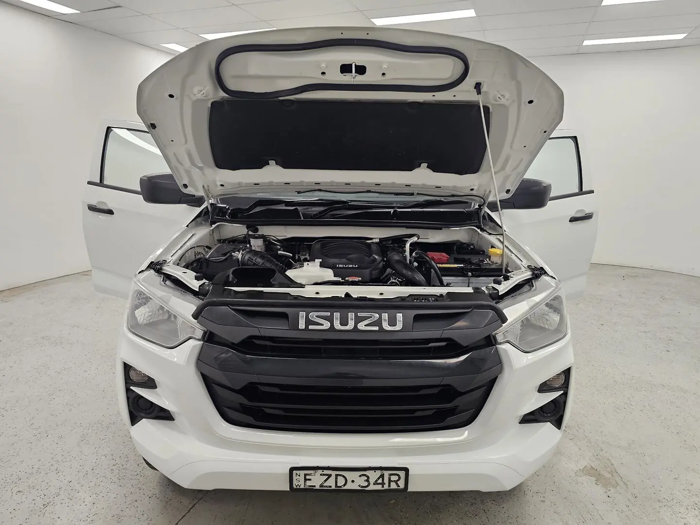 2023 Isuzu D-MAX Gallery Image 19