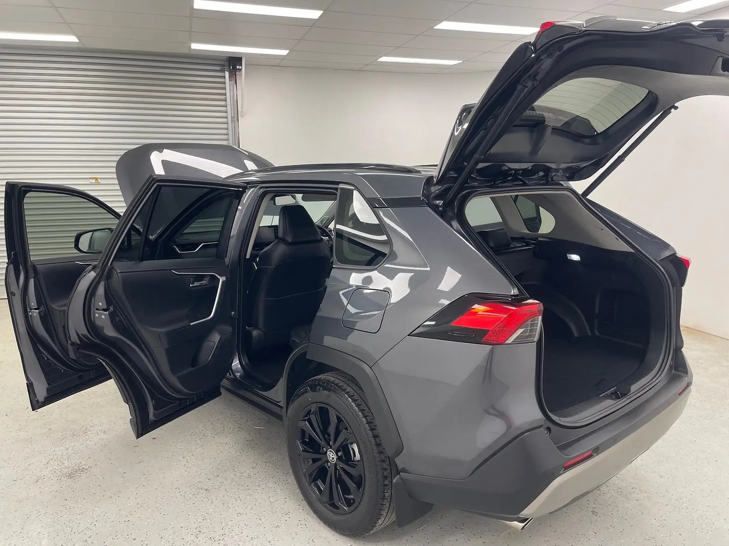 2022 Toyota RAV4 Gallery Image 11