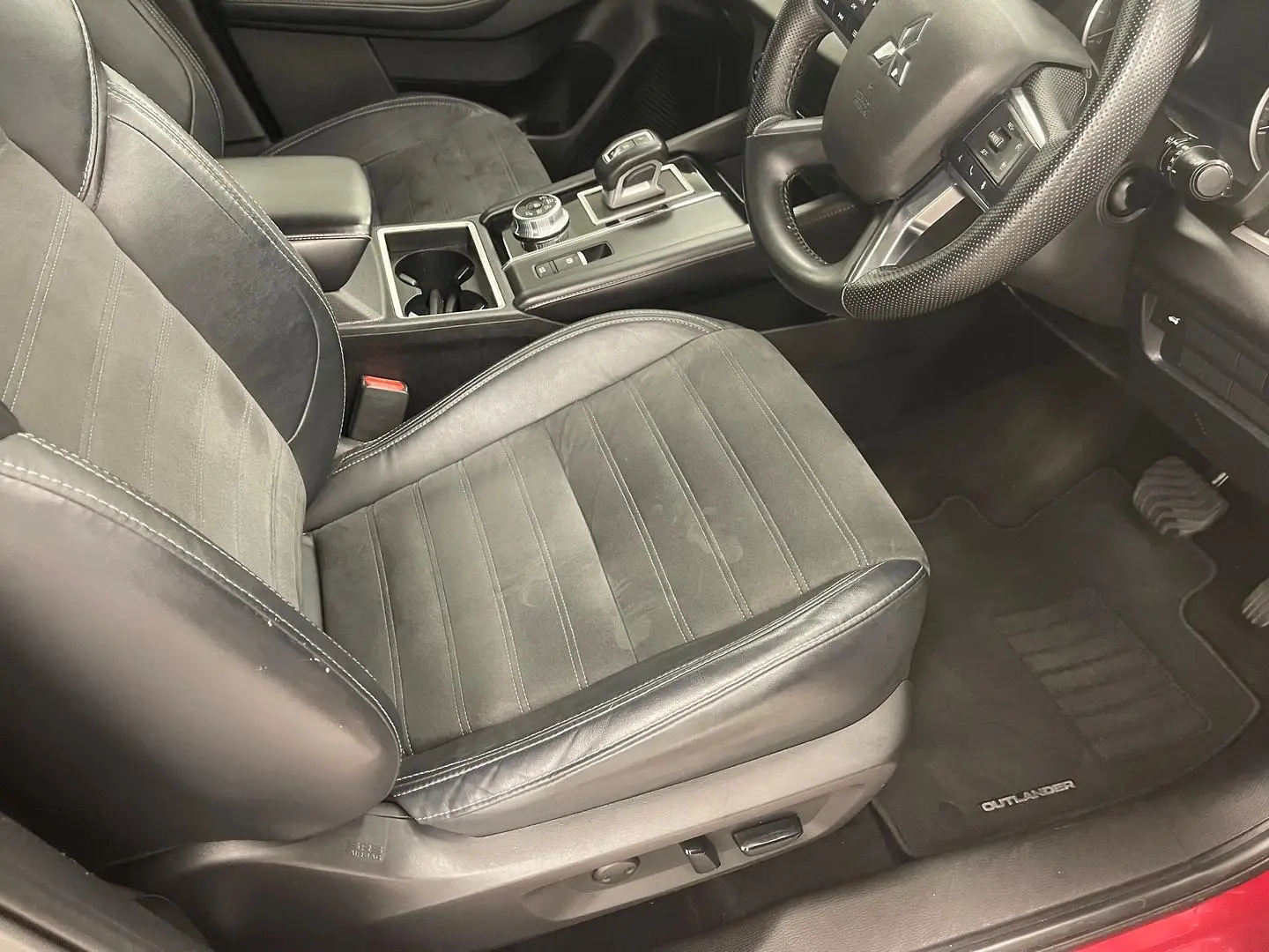 2022 Mitsubishi Outlander Gallery Image 20