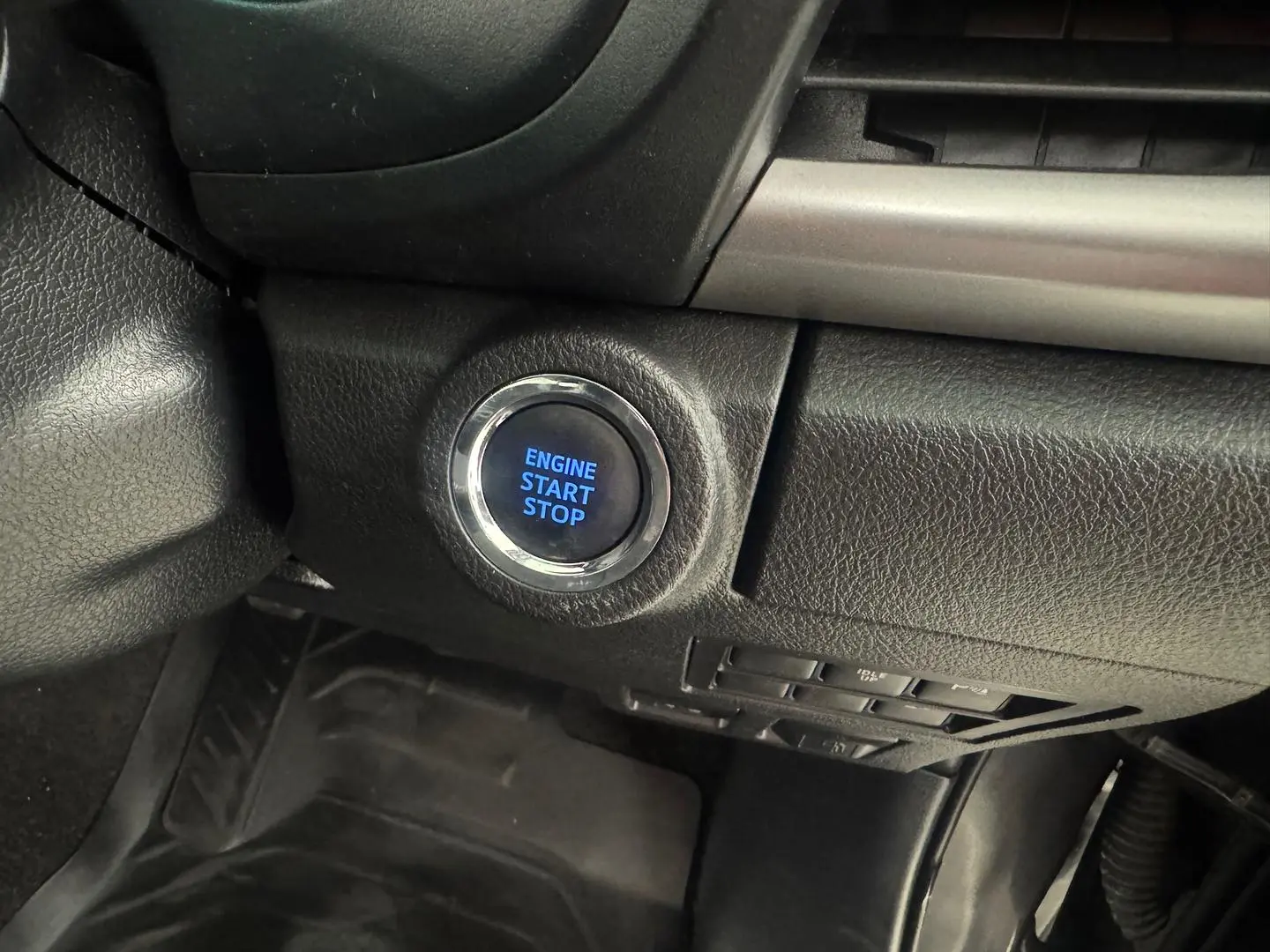 2022 Toyota Hilux Gallery Image 18